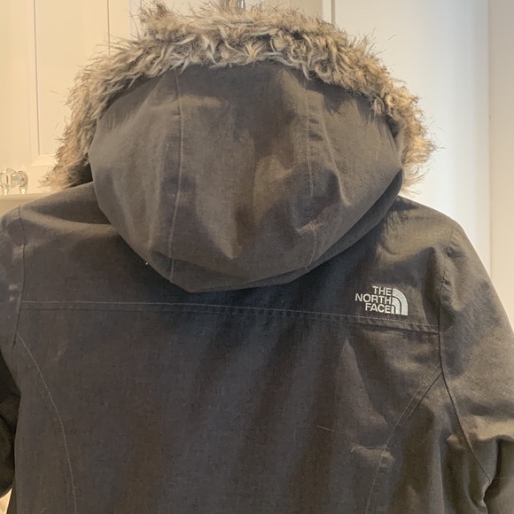 The North Face girl winter jacket - Picture 8 of 9